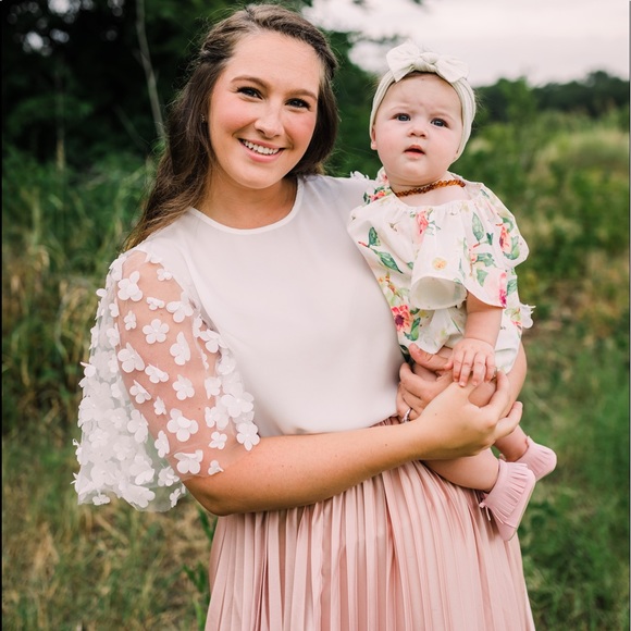 Meet your Posher, Caroline - Picture 1 of 1